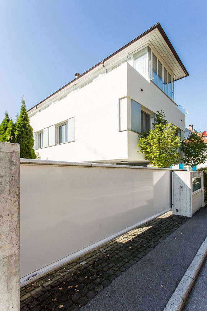 Einfahrtstor und Gehtor