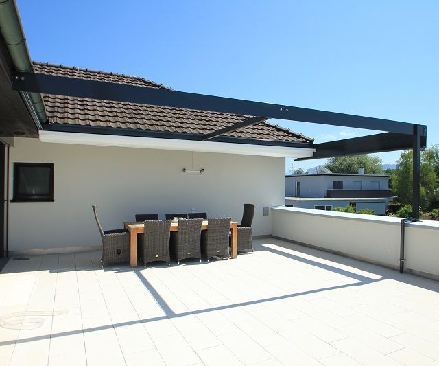 Terrasse mit Faltmarkise